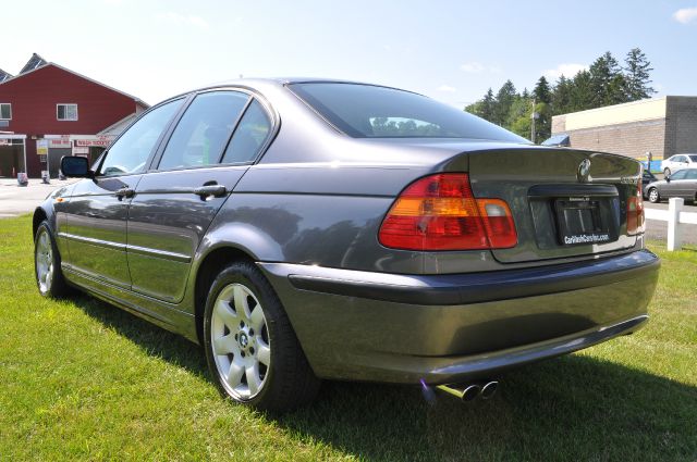 2003 BMW 3 series 2WD 4dr Heat