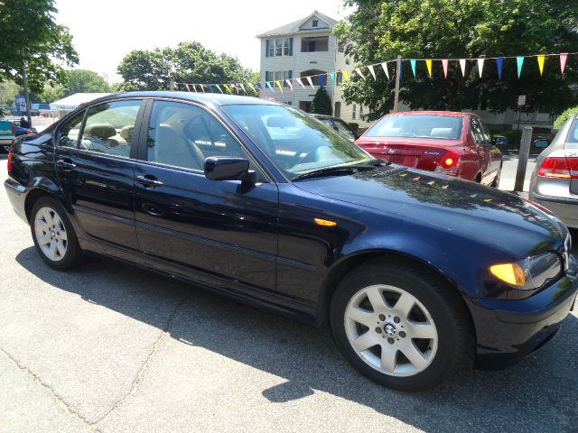 2003 BMW 3 series 2WD 4dr Heat