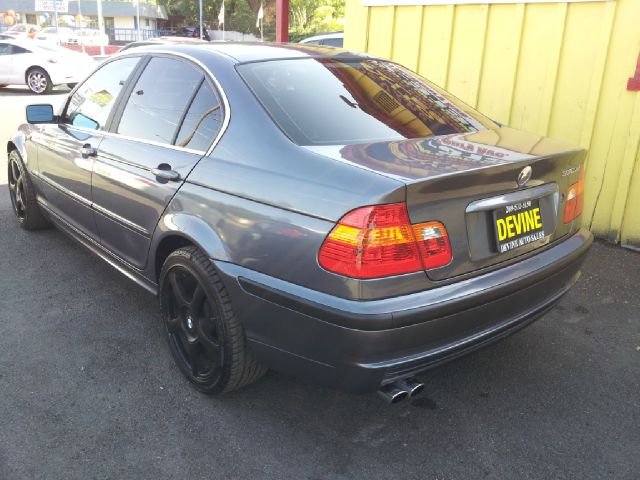 2003 BMW 3 series 4WD 4dr Heat