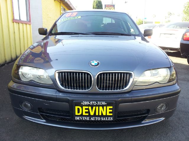 2003 BMW 3 series 4WD 4dr Heat