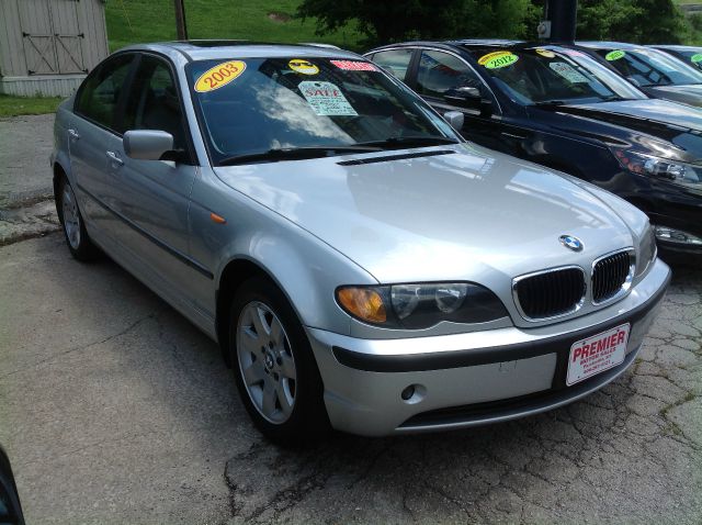 2003 BMW 3 series 2WD 4dr Heat