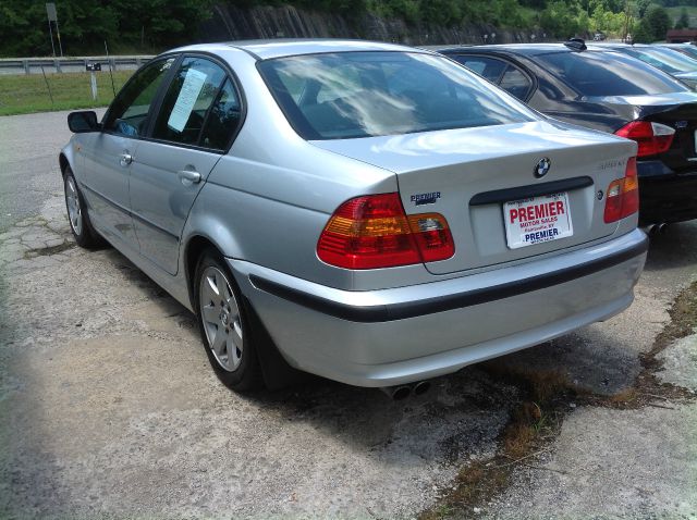 2003 BMW 3 series 2WD 4dr Heat