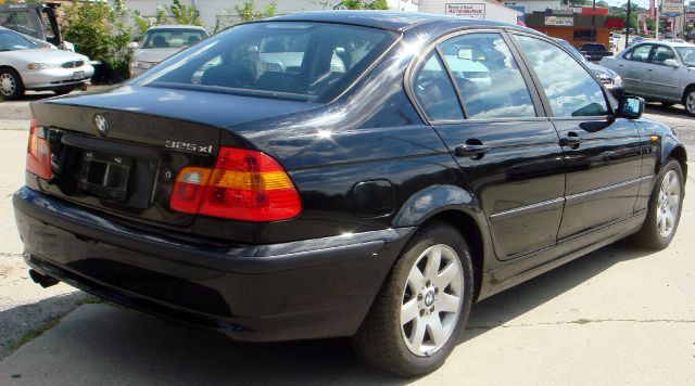 2003 BMW 3 series 2WD 4dr Heat