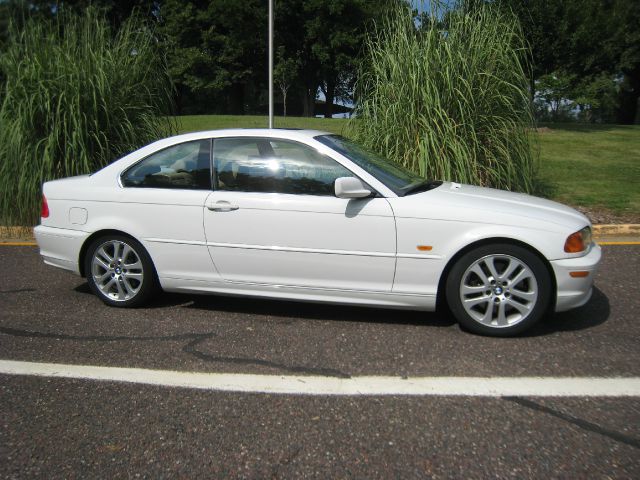 2003 BMW 3 series Lariat 4x4 (gladbrook)