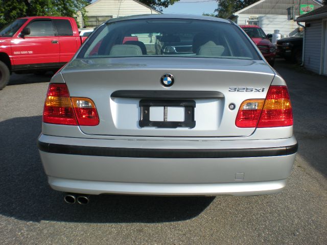 2003 BMW 3 series 2WD 4dr Heat