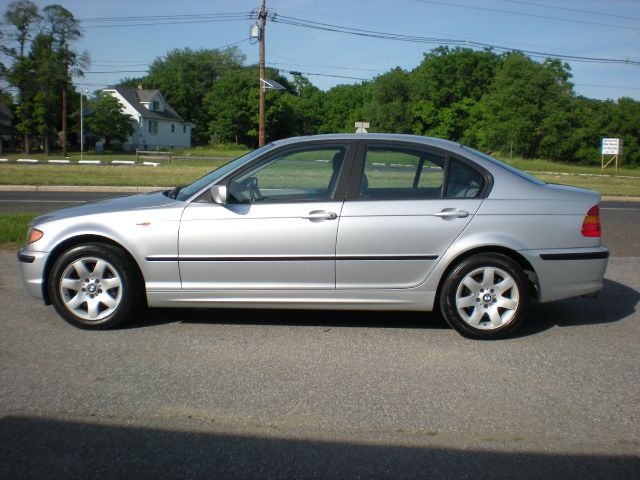 2003 BMW 3 series 2WD 4dr Heat