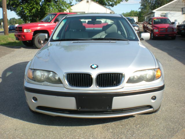 2003 BMW 3 series 2WD 4dr Heat