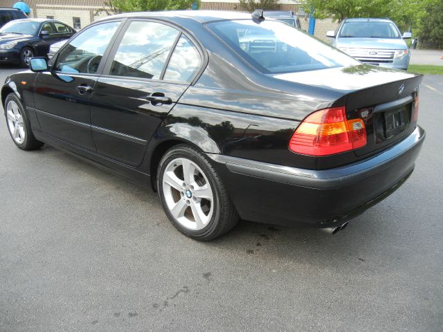 2004 BMW 3 series 2WD 4dr Heat