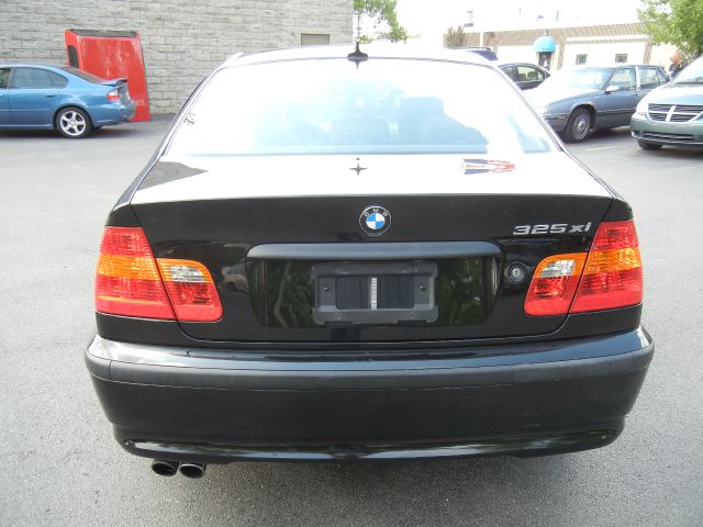 2004 BMW 3 series 2WD 4dr Heat