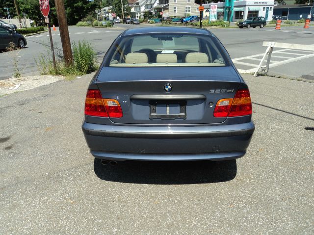 2004 BMW 3 series 2WD 4dr Heat