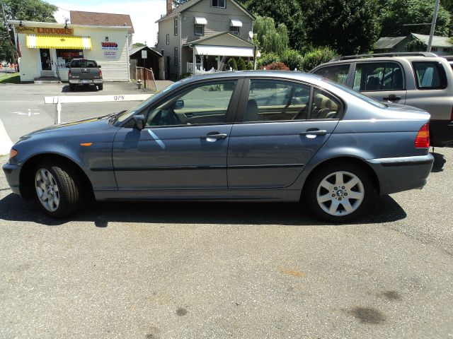 2004 BMW 3 series 2WD 4dr Heat