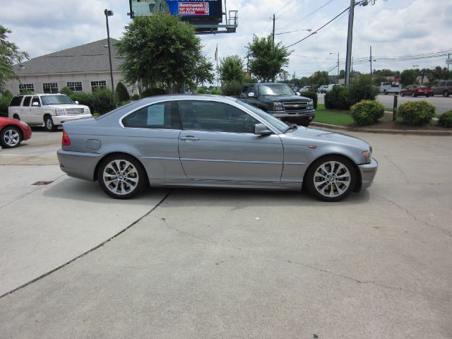 2004 BMW 3 series Lariat 4x4 (gladbrook)