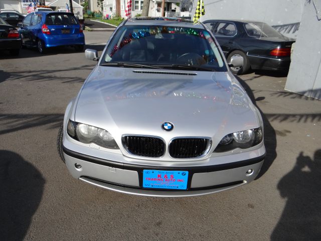 2004 BMW 3 series 2WD 4dr Heat