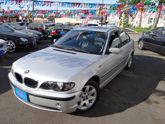 2004 BMW 3 series 2WD 4dr Heat