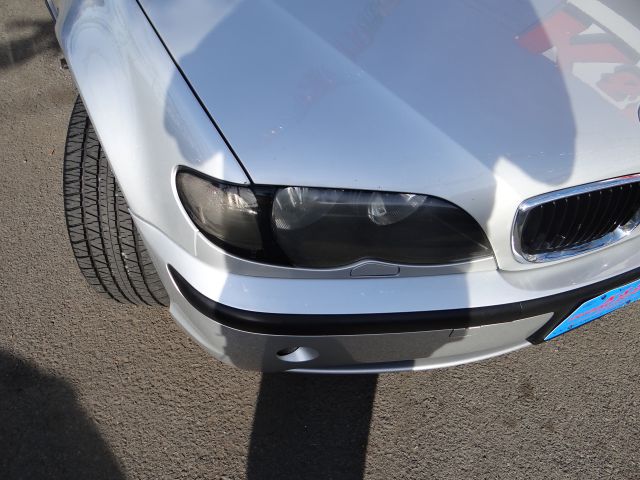 2004 BMW 3 series 2WD 4dr Heat