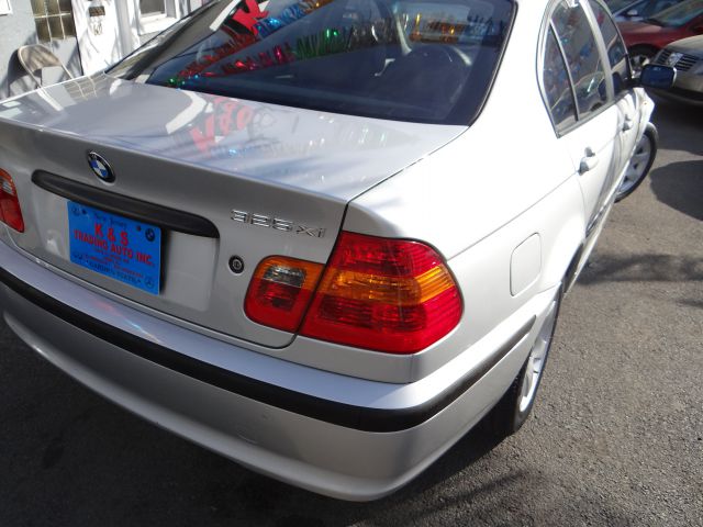 2004 BMW 3 series 2WD 4dr Heat