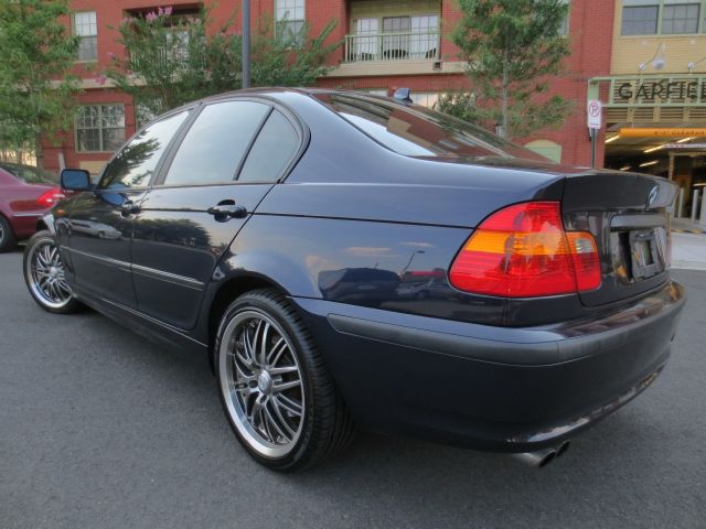 2004 BMW 3 series 2WD 4dr Heat