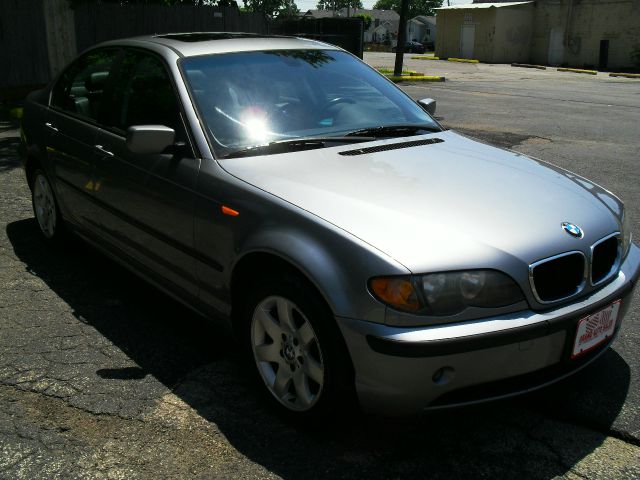 2004 BMW 3 series 2WD 4dr Heat