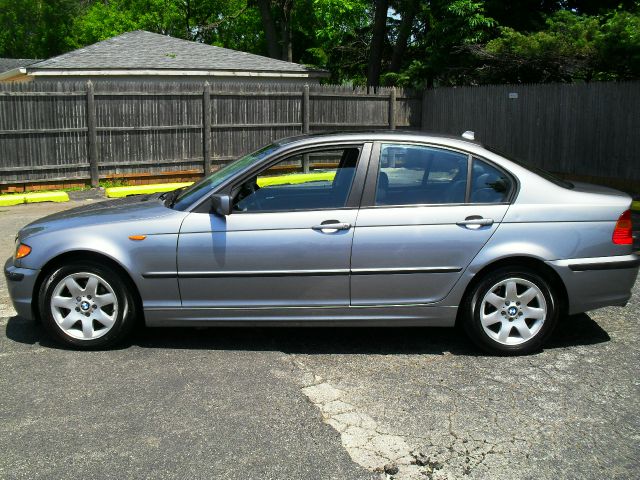 2004 BMW 3 series 2WD 4dr Heat