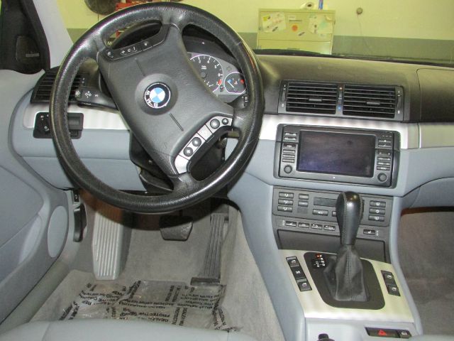 2004 BMW 3 series 4WD 4dr Heat