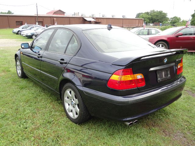 2004 BMW 3 series 2WD 4dr Heat