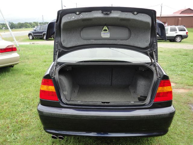 2004 BMW 3 series 2WD 4dr Heat