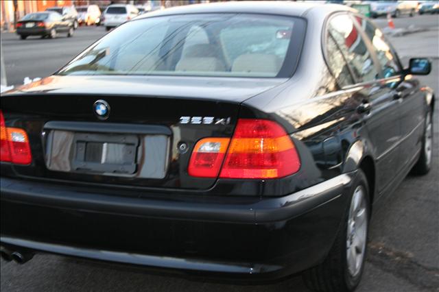 2005 BMW 3 series 323i 4dr Sdn Sedan