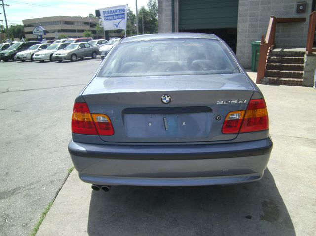 2005 BMW 3 series 2WD 4dr Heat