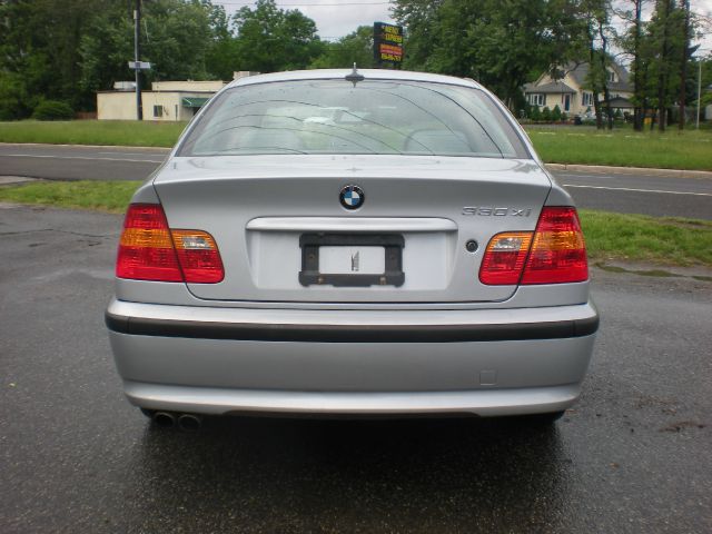 2005 BMW 3 series 4WD 4dr Heat