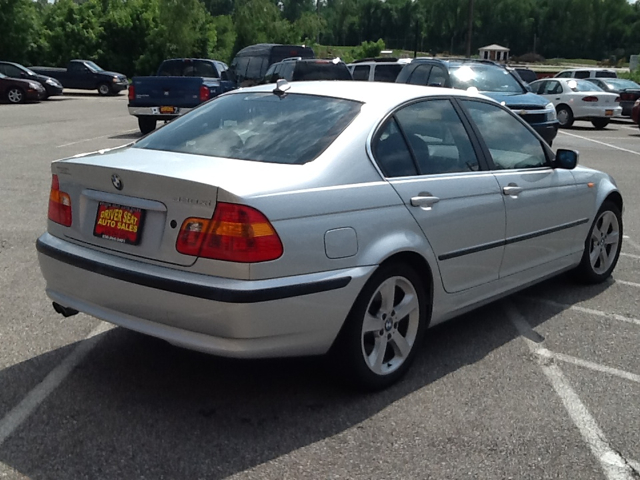 2005 BMW 3 series 4WD 4dr Heat