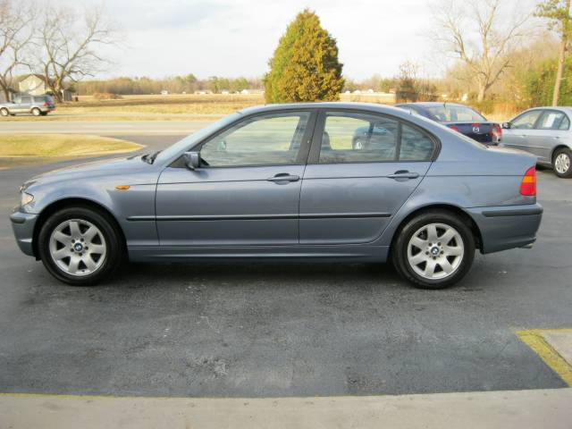 2005 BMW 3 series 323i 4dr Sdn Sedan