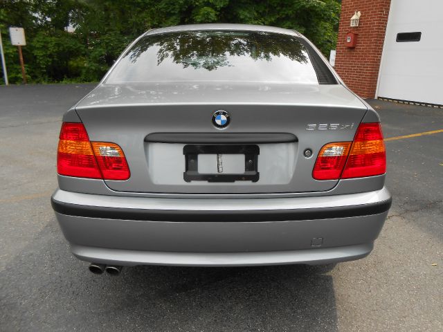 2005 BMW 3 series 2WD 4dr Heat