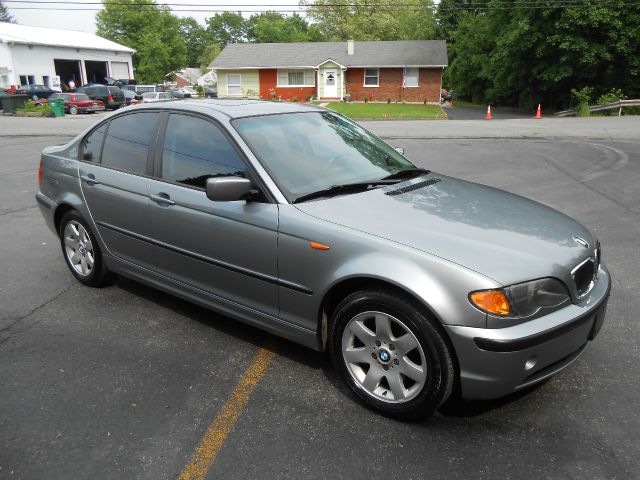 2005 BMW 3 series 2WD 4dr Heat