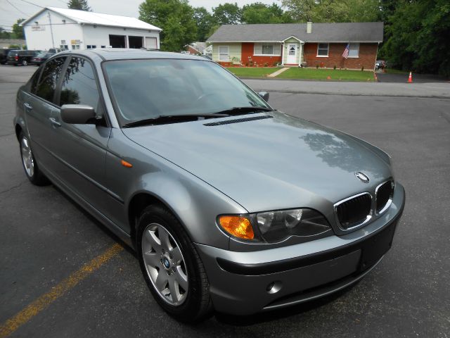 2005 BMW 3 series 2WD 4dr Heat