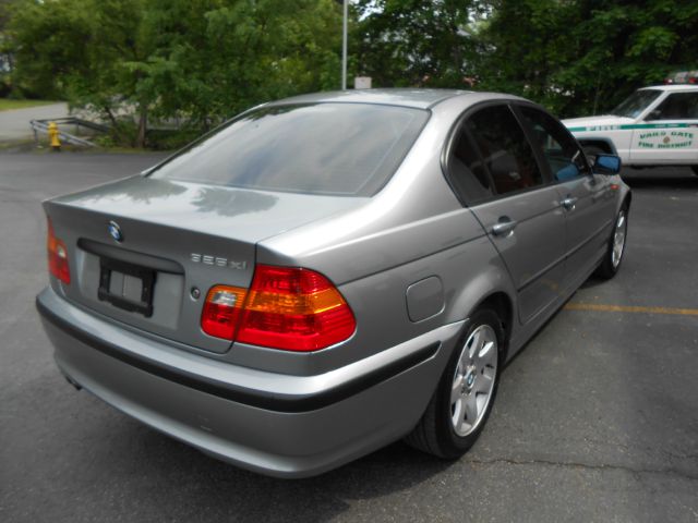 2005 BMW 3 series 2WD 4dr Heat