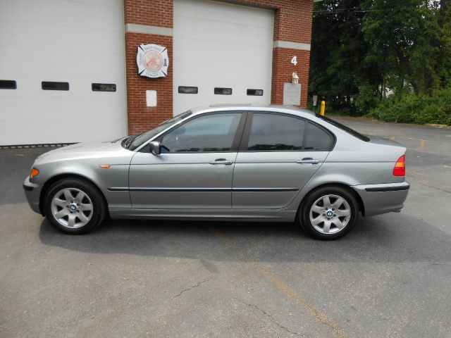 2005 BMW 3 series 2WD 4dr Heat