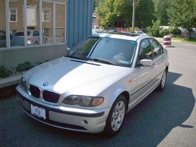 2005 BMW 3 series 2WD 4dr Heat