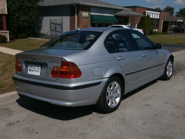 2005 BMW 3 series 2WD 4dr Heat