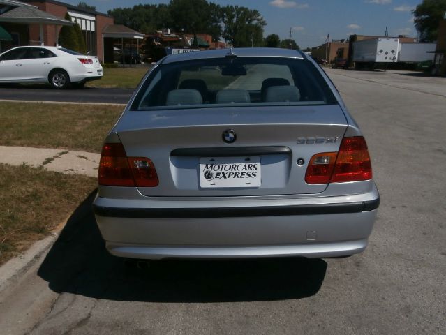 2005 BMW 3 series 2WD 4dr Heat