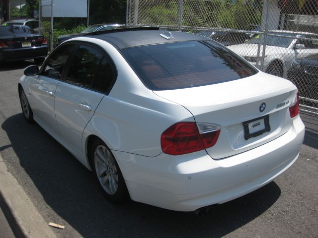 2006 BMW 3 series 2WD 4dr Heat