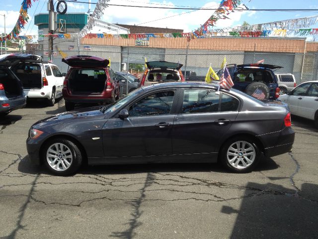 2006 BMW 3 series 2WD 4dr Heat