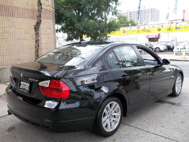 2006 BMW 3 series 2WD 4dr Heat