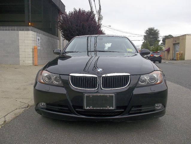 2006 BMW 3 series 2WD 4dr Heat