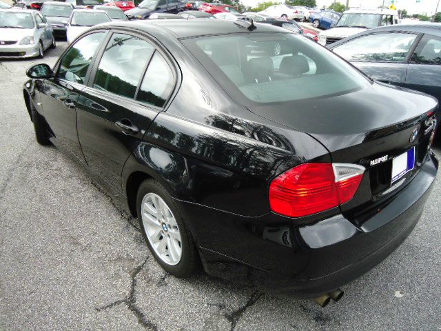 2006 BMW 3 series 2WD 4dr Heat