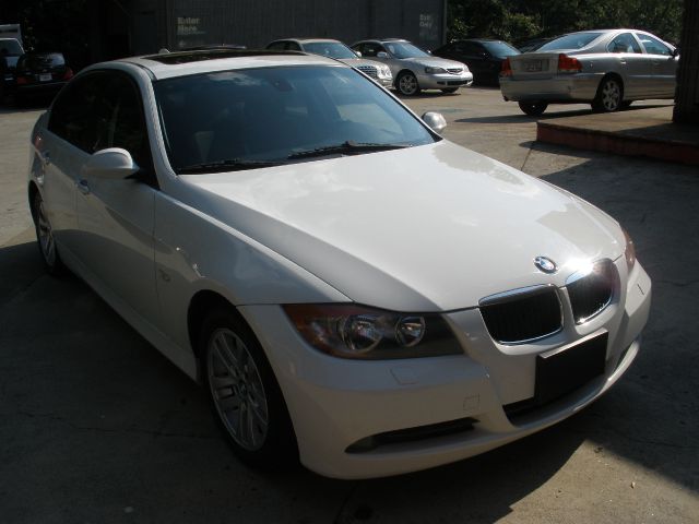 2006 BMW 3 series 2WD 4dr Heat