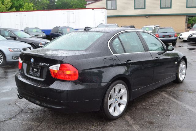 2006 BMW 3 series 4WD 4dr Heat