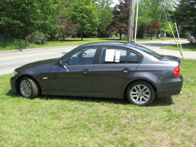 2006 BMW 3 series 2WD 4dr Heat