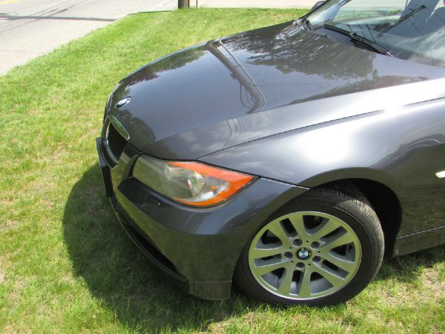 2006 BMW 3 series 2WD 4dr Heat