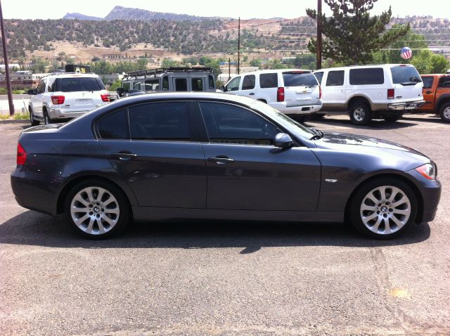 2006 BMW 3 series 2WD 4dr Heat