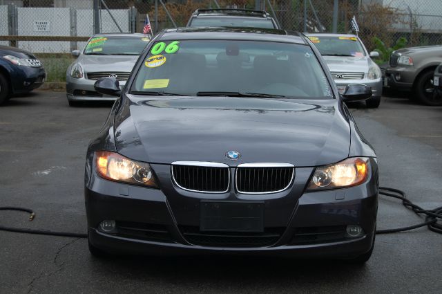 2006 BMW 3 series 2WD 4dr Heat